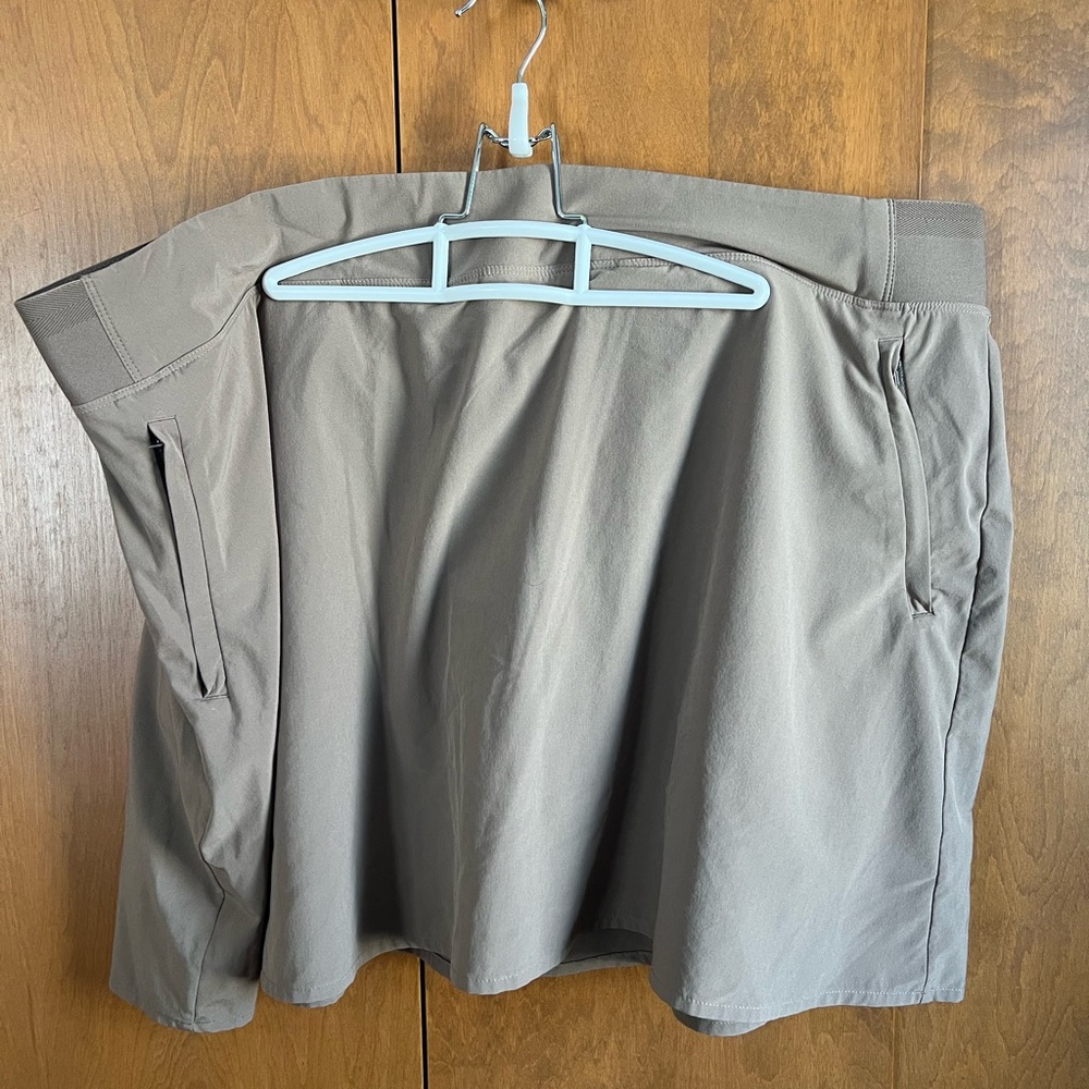 Athleta Taupe Performance Skort with Zippered Pockets